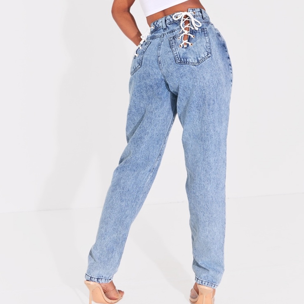 Jeans with detail lace in the back